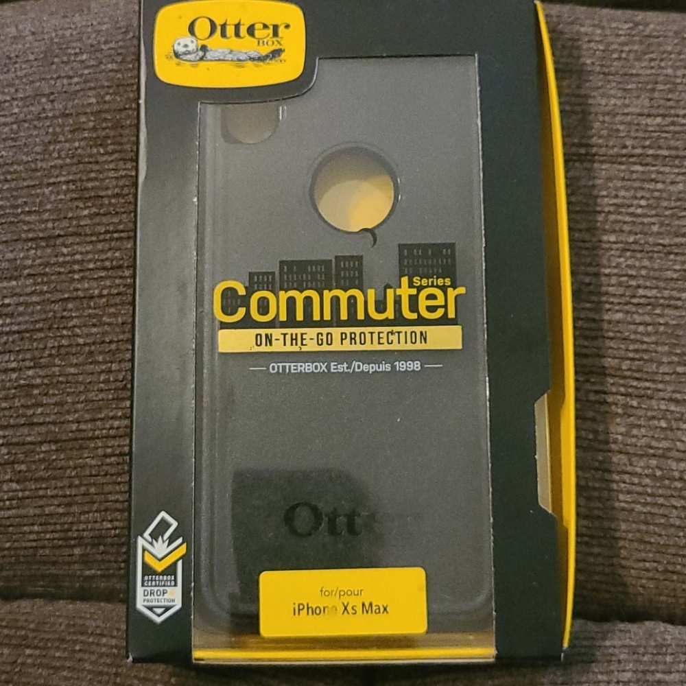 IPhone X's max  black otterbox